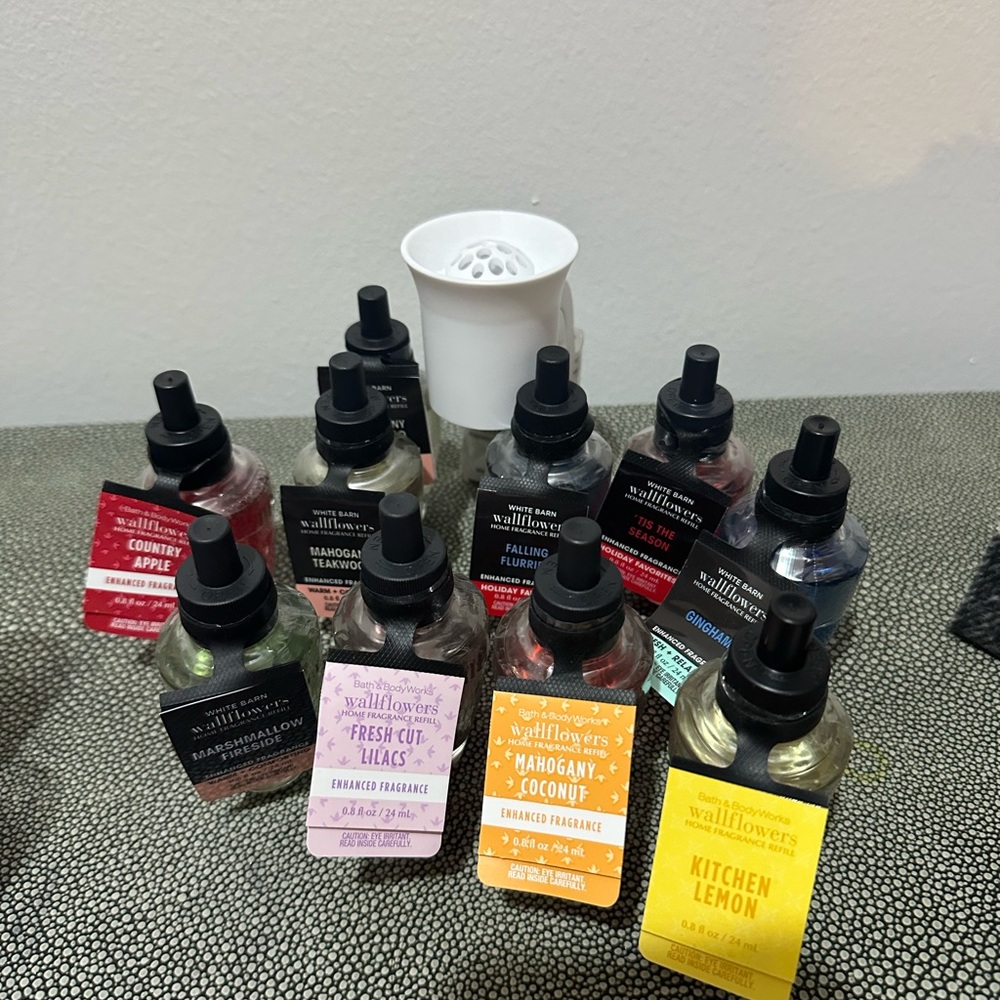 10 room scents with wall mount. B&BW